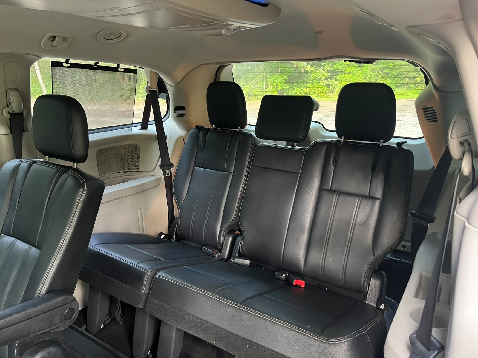 CHRYSLER TOWN & COUNTRY 7-VIETAS