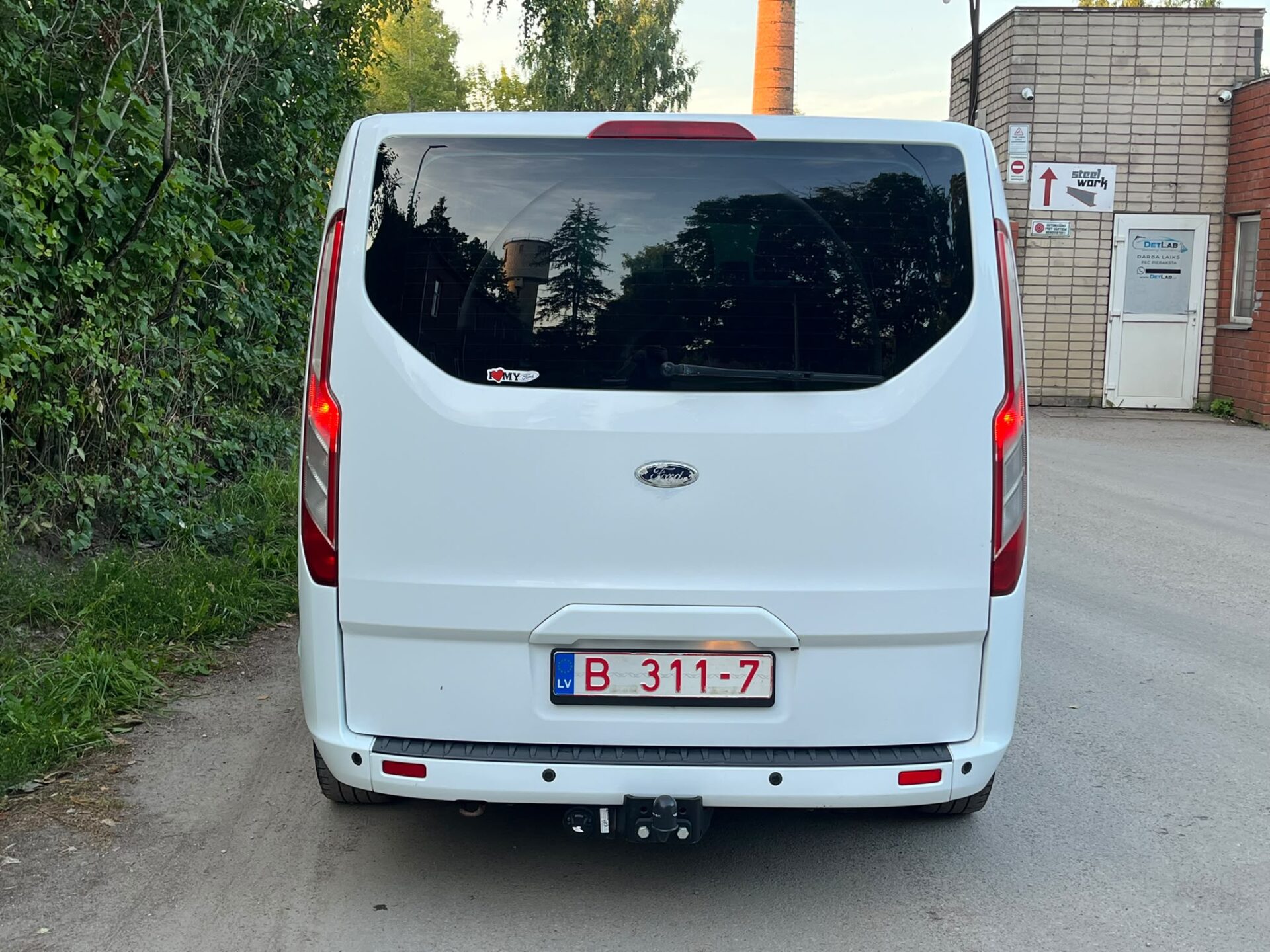 FORD TOURNEO CUSTOM 9-VIETAS