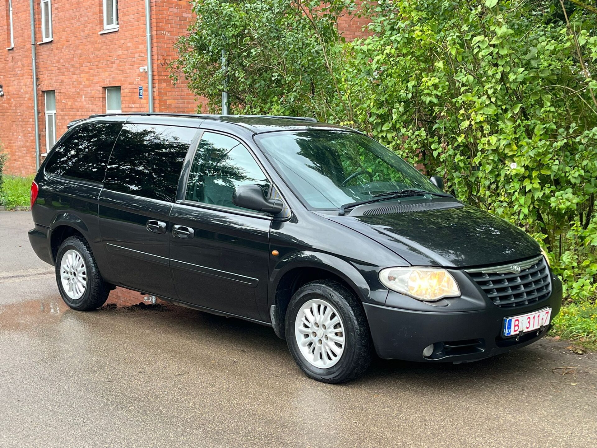CHRYSLER GRAND VOYAGER LX STOW&GO 7-VIETAS