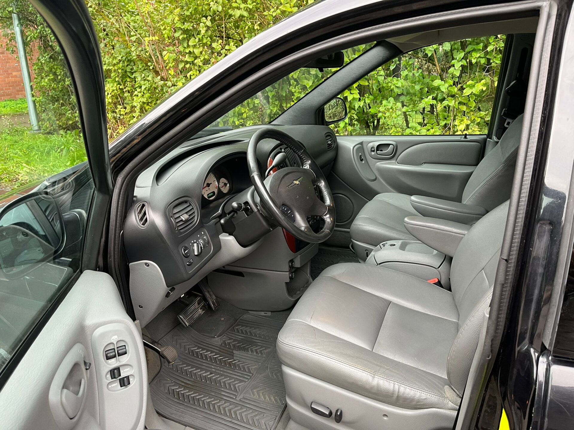 CHRYSLER GRAND VOYAGER LX STOW&GO 7-VIETAS