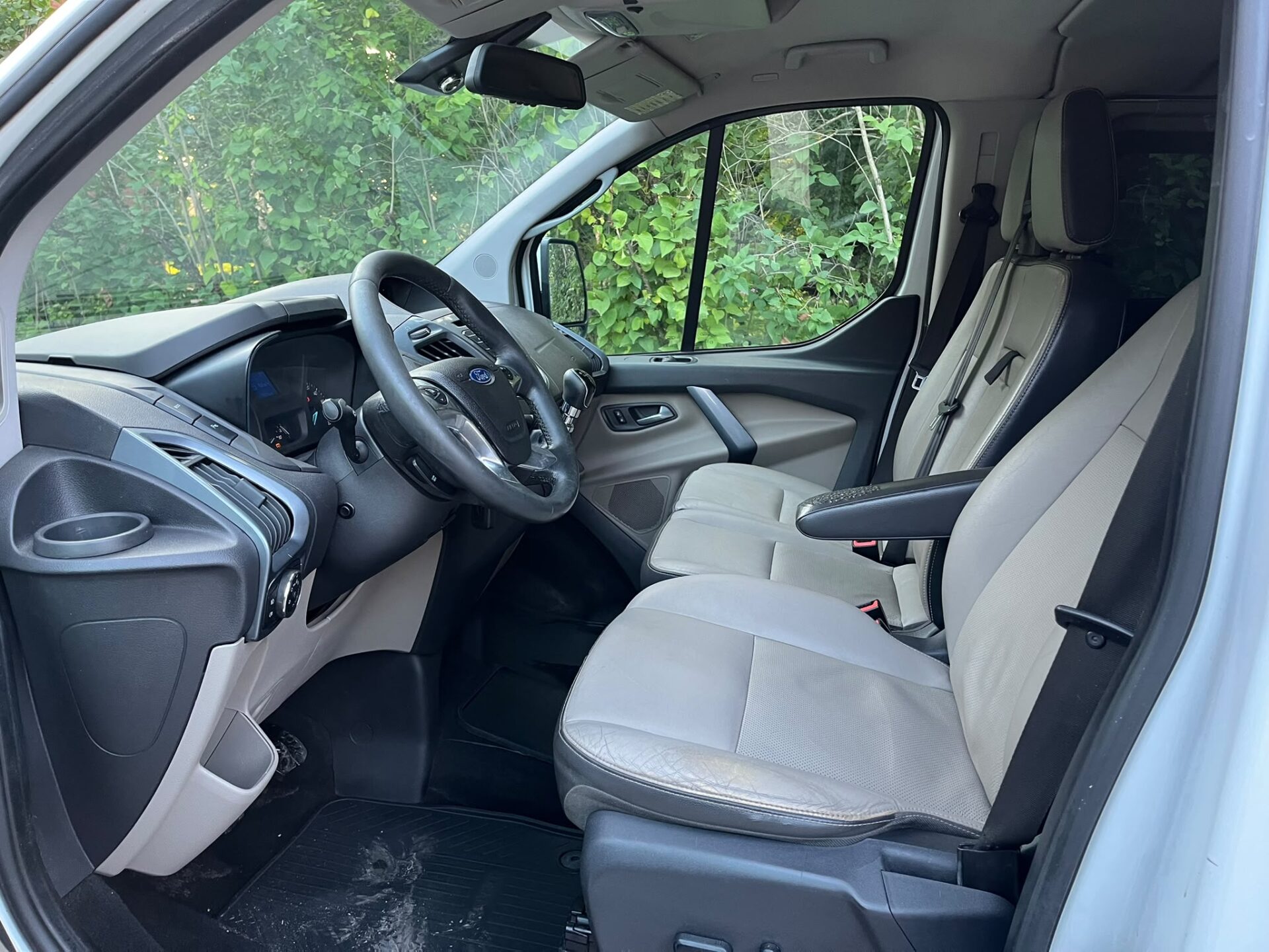 FORD TOURNEO CUSTOM 9-VIETAS