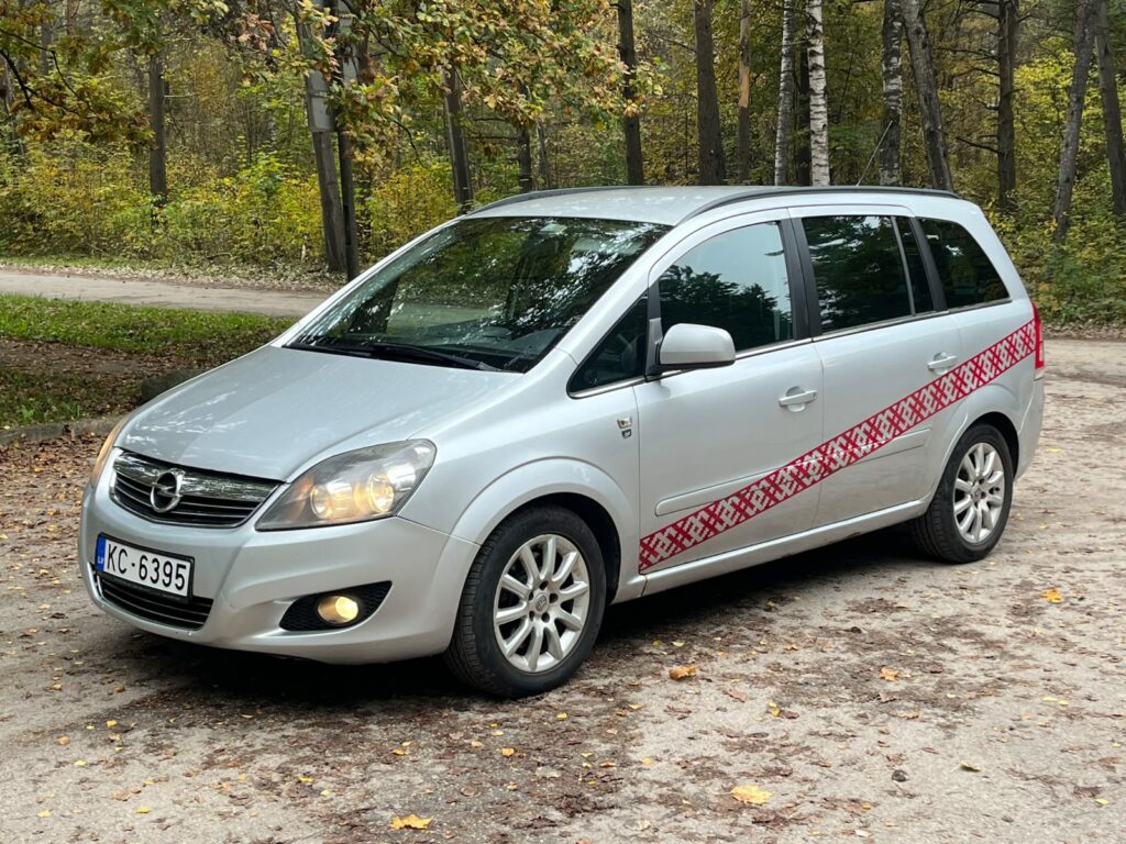 OPEL ZAFIRA 7-VIETAS