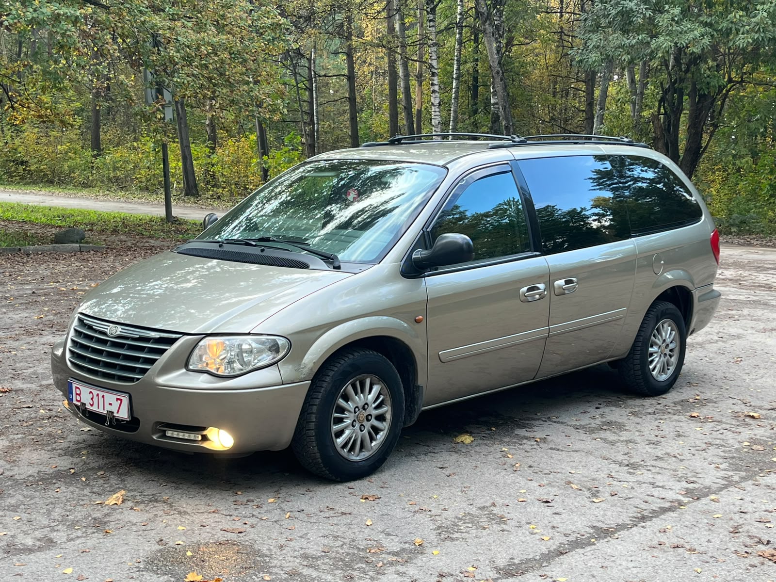 CHRYSLER GRAND VOYAGER 7-VIETAS