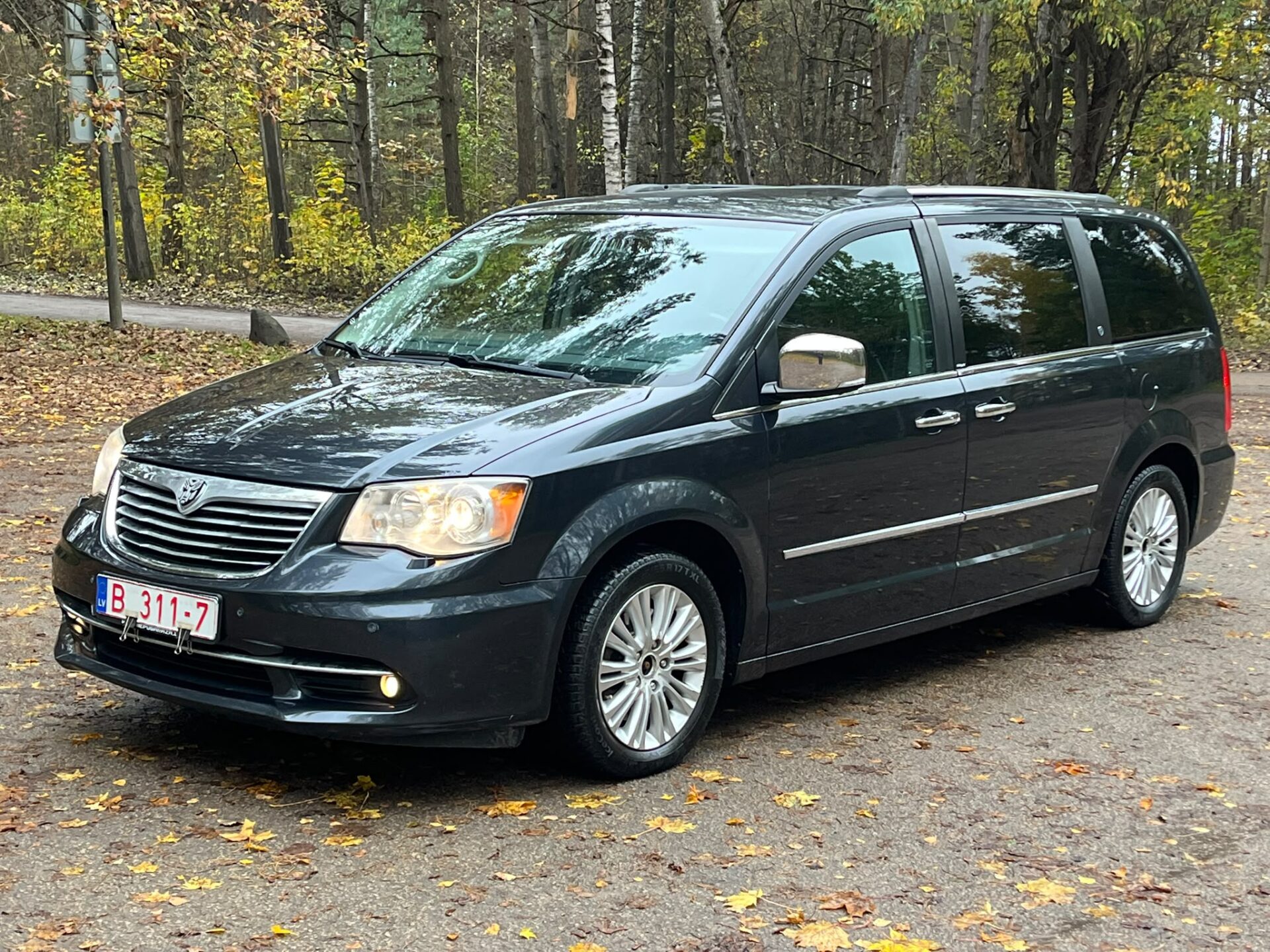 LANCIA VOYAGER 7-VIETAS