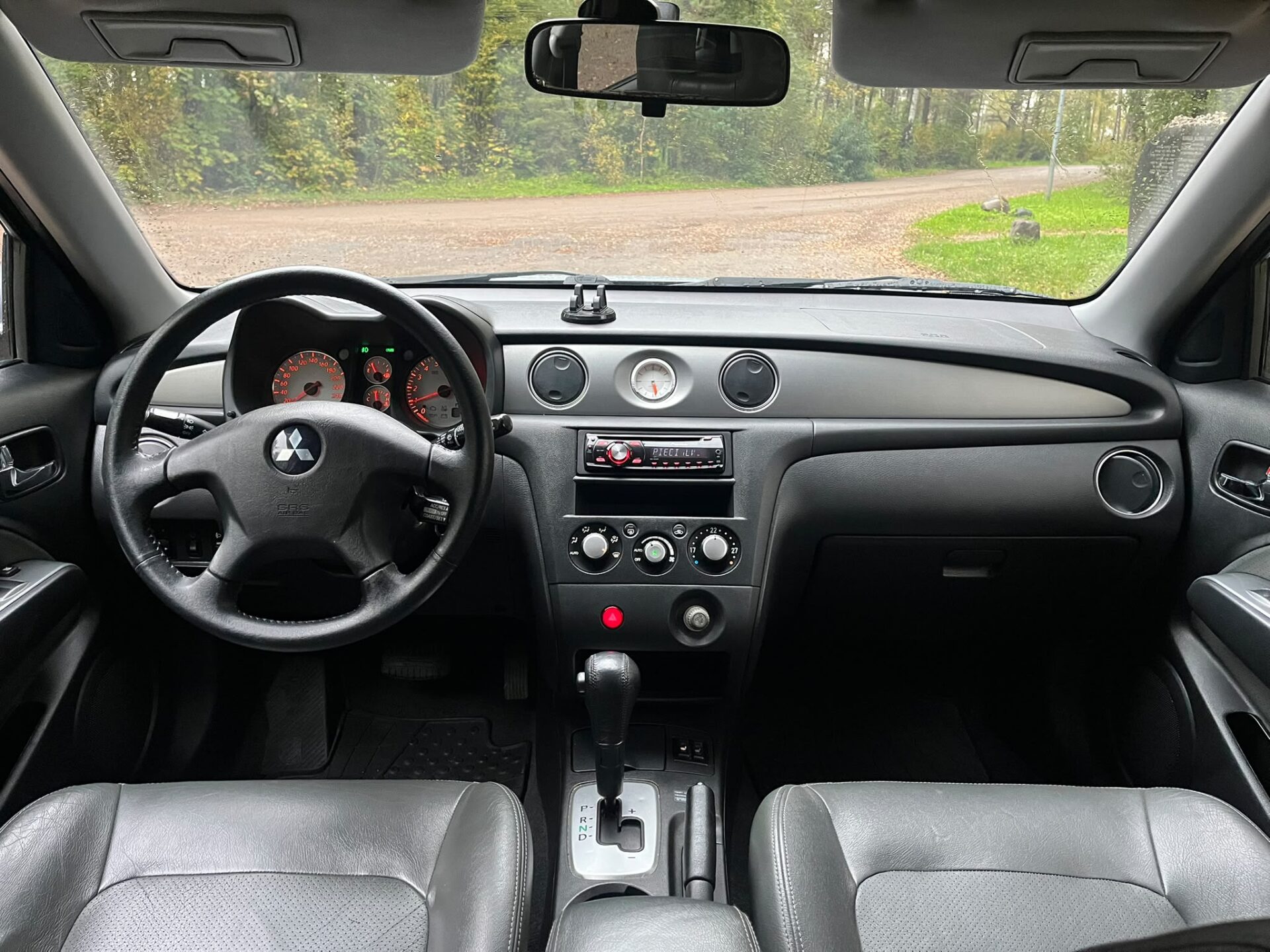 MITSUBISHI OUTLANDER 4WD