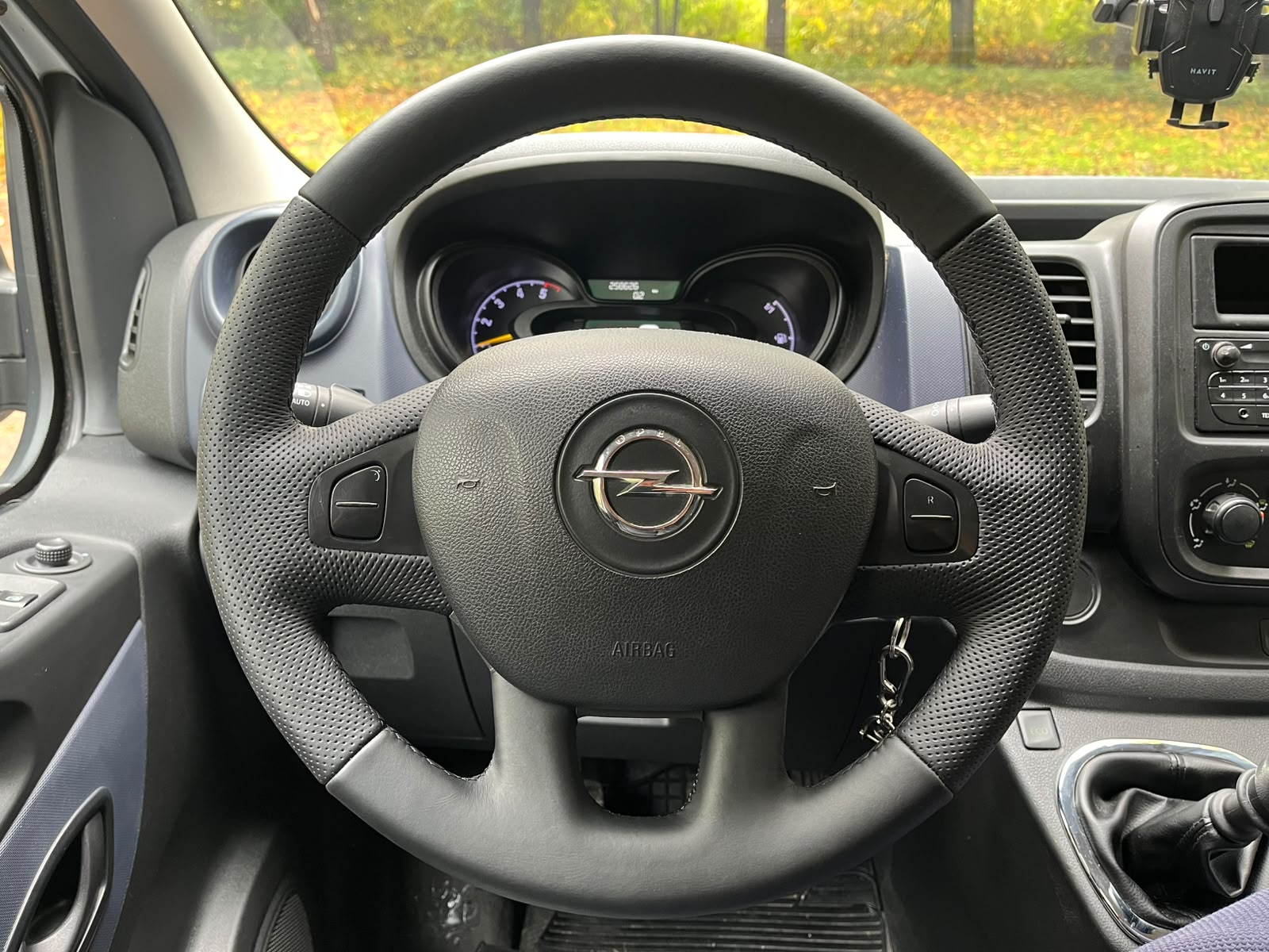Opel Vivaro-B 3-vietas kravas buss