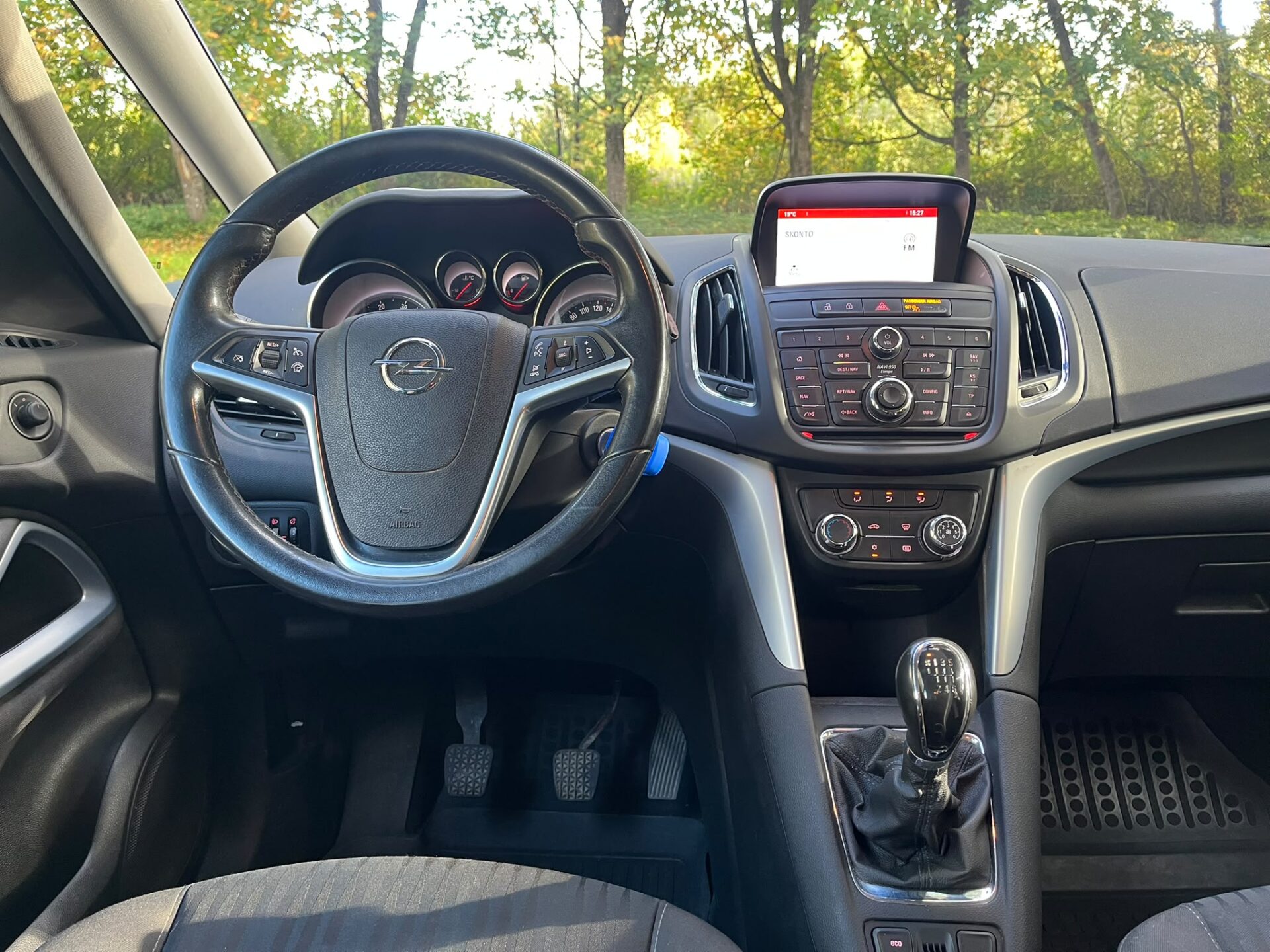 OPEL ZAFIRA TOURER 7-VIETAS