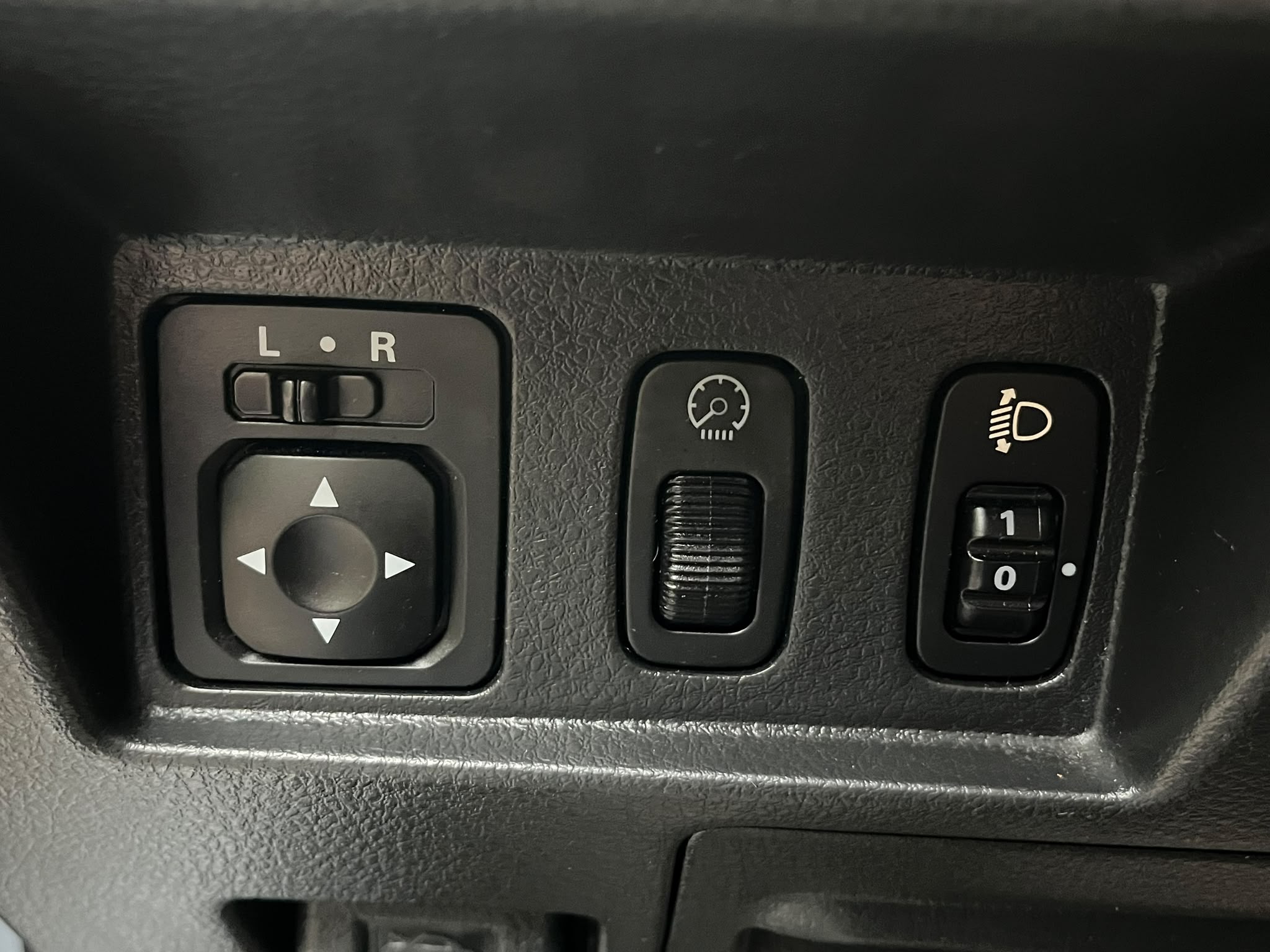 MITSUBISHI OUTLANDER 4WD