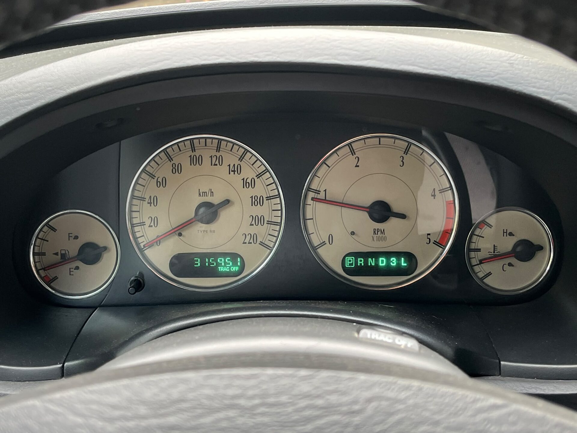 CHRYSLER VOYAGER 7-VIETAS
