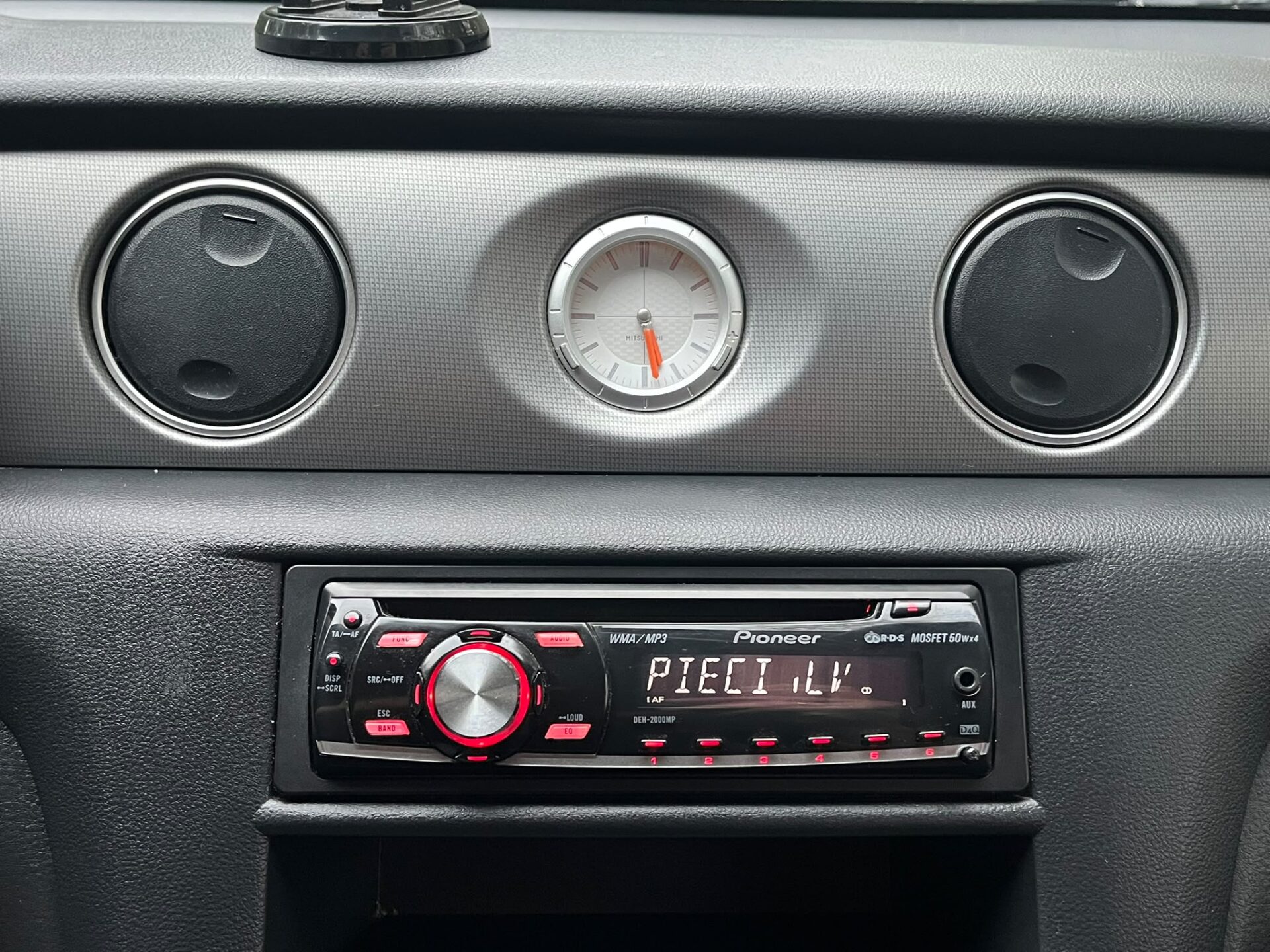 MITSUBISHI OUTLANDER 4WD