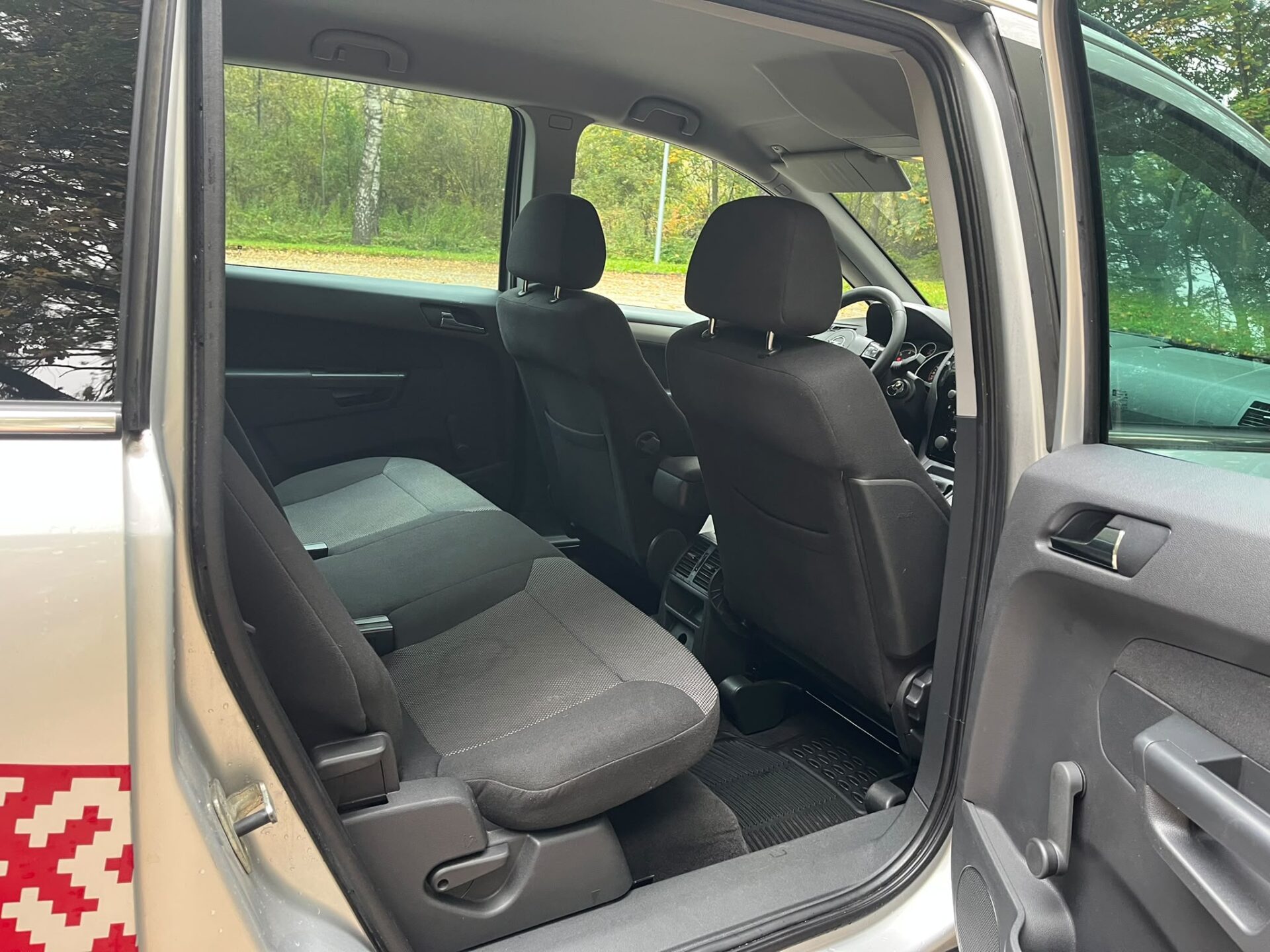 OPEL ZAFIRA 7-VIETAS