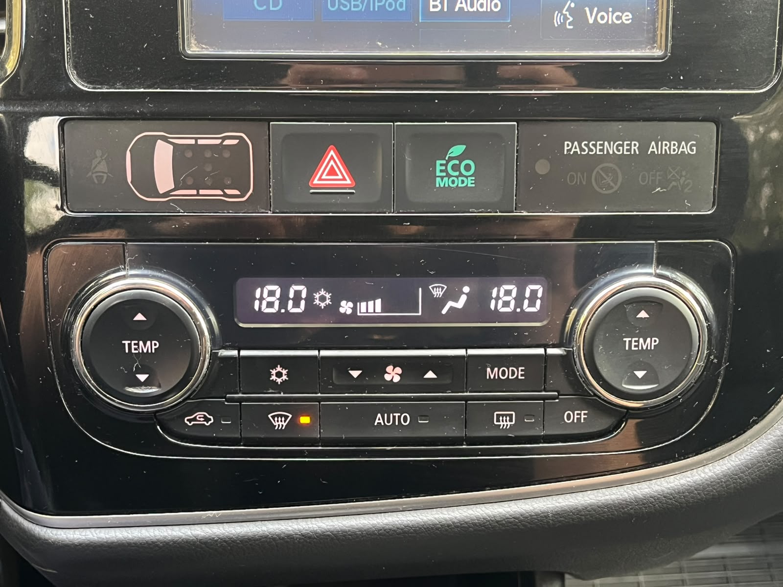 MITSUBISHI OUTLANDER 4WD