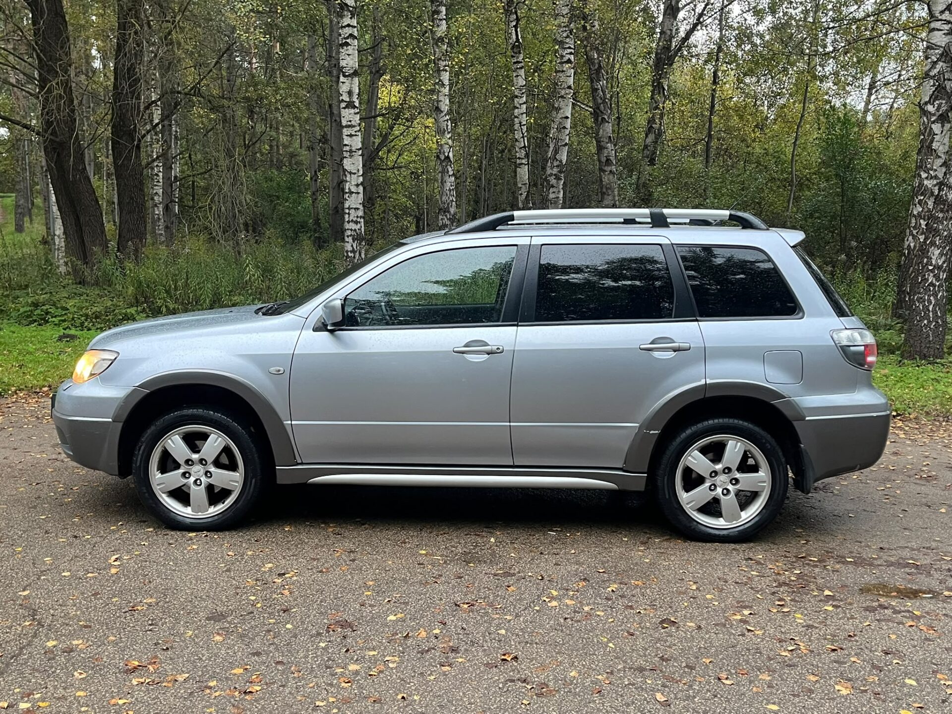MITSUBISHI OUTLANDER 4WD