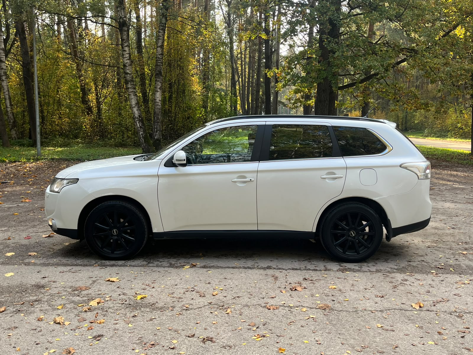 MITSUBISHI OUTLANDER 4WD