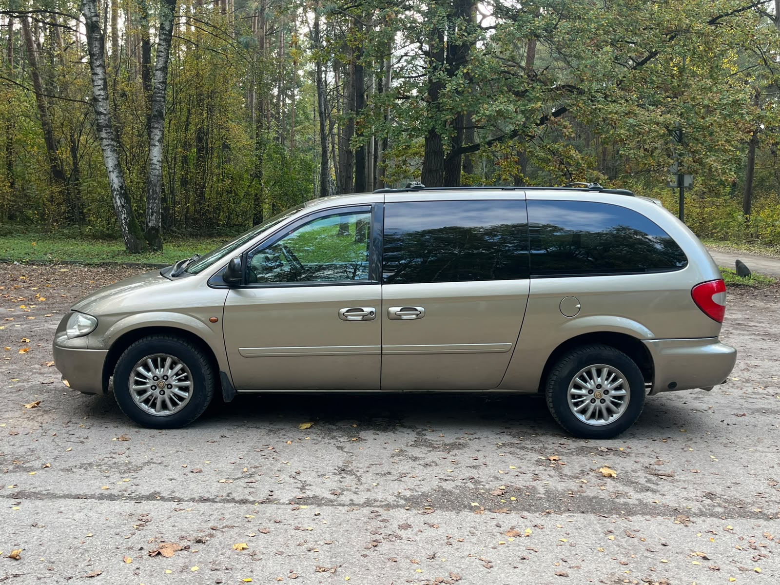 CHRYSLER GRAND VOYAGER 7-VIETAS