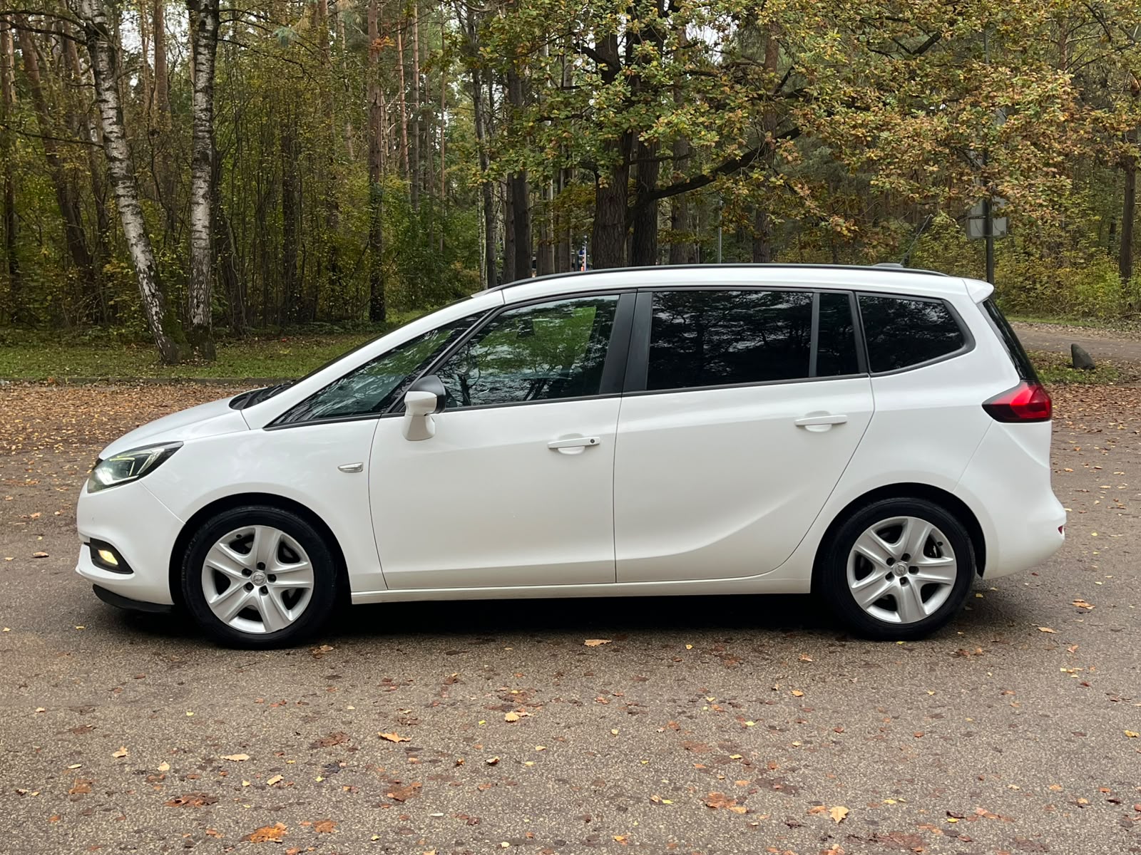 OPEL ZAFIRA TOURER 7-VIETAS