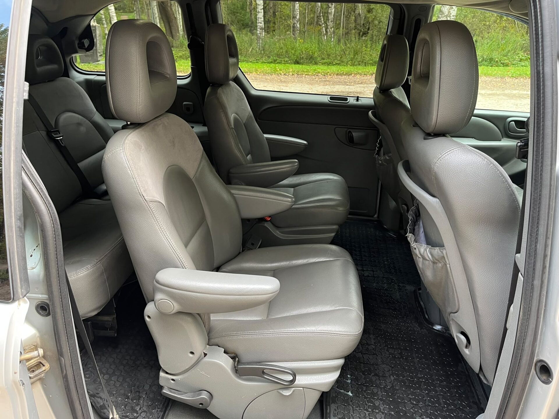 CHRYSLER VOYAGER 7-VIETAS