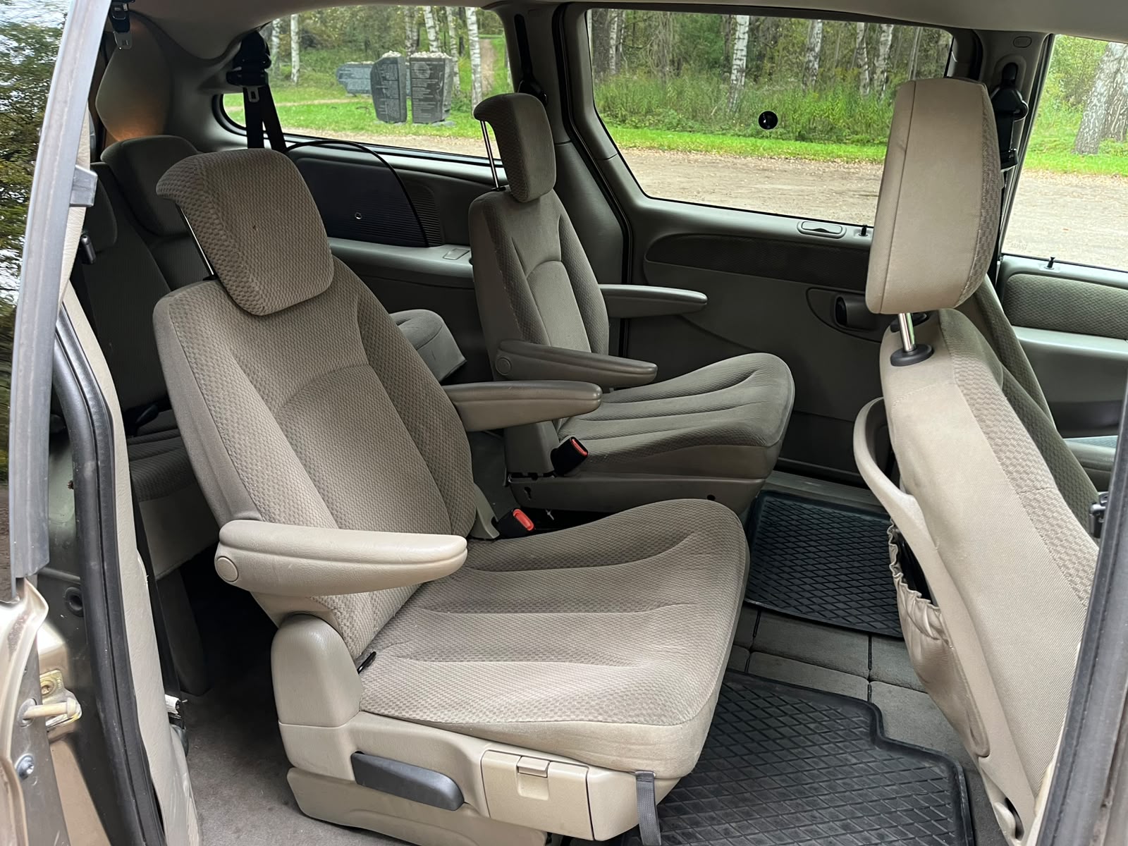 CHRYSLER GRAND VOYAGER 7-VIETAS