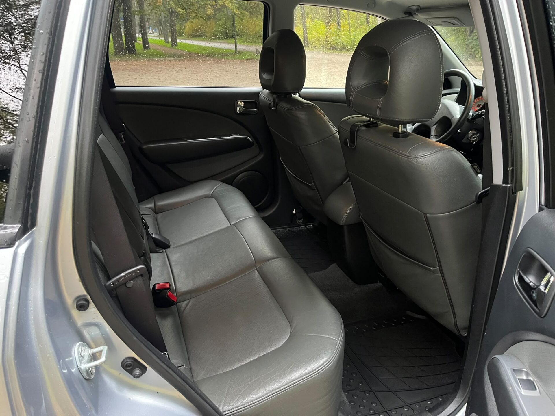 MITSUBISHI OUTLANDER 4WD