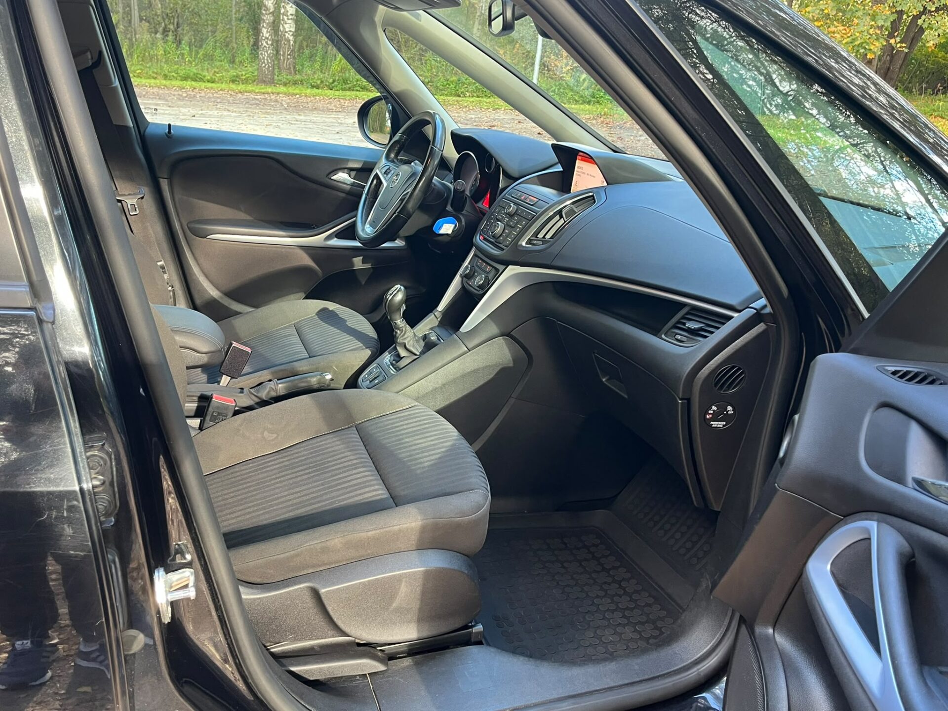 OPEL ZAFIRA TOURER 7-VIETAS