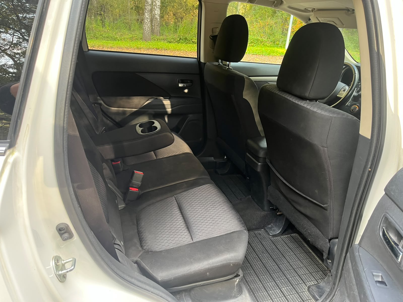 MITSUBISHI OUTLANDER 4WD