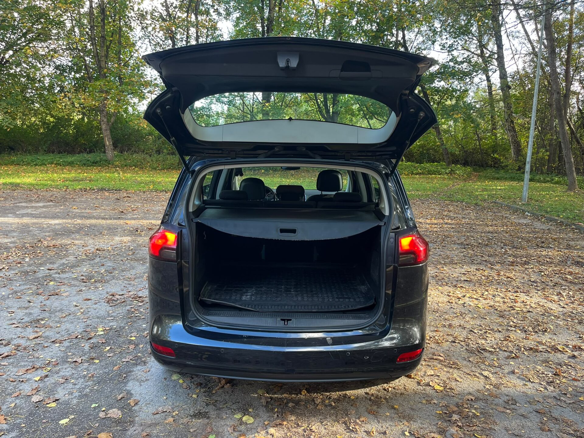 OPEL ZAFIRA TOURER 7-VIETAS
