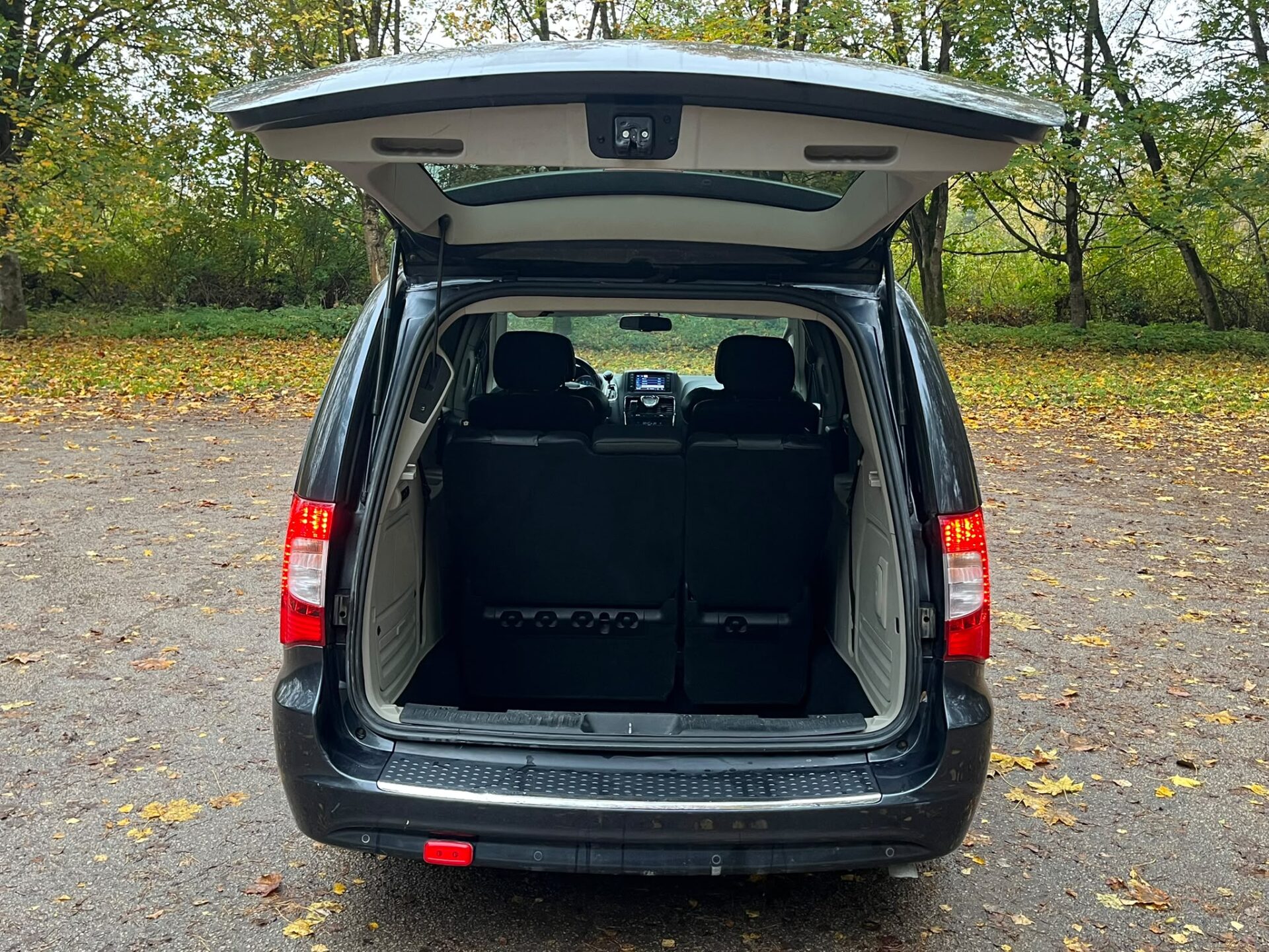 LANCIA VOYAGER 7-VIETAS