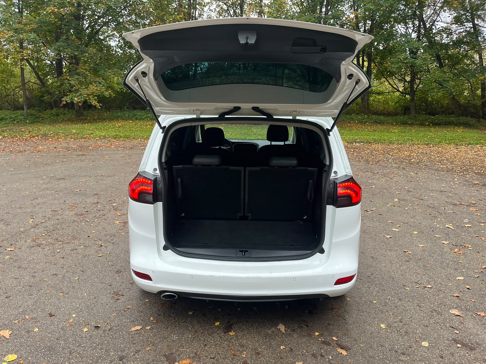 OPEL ZAFIRA TOURER 7-VIETAS
