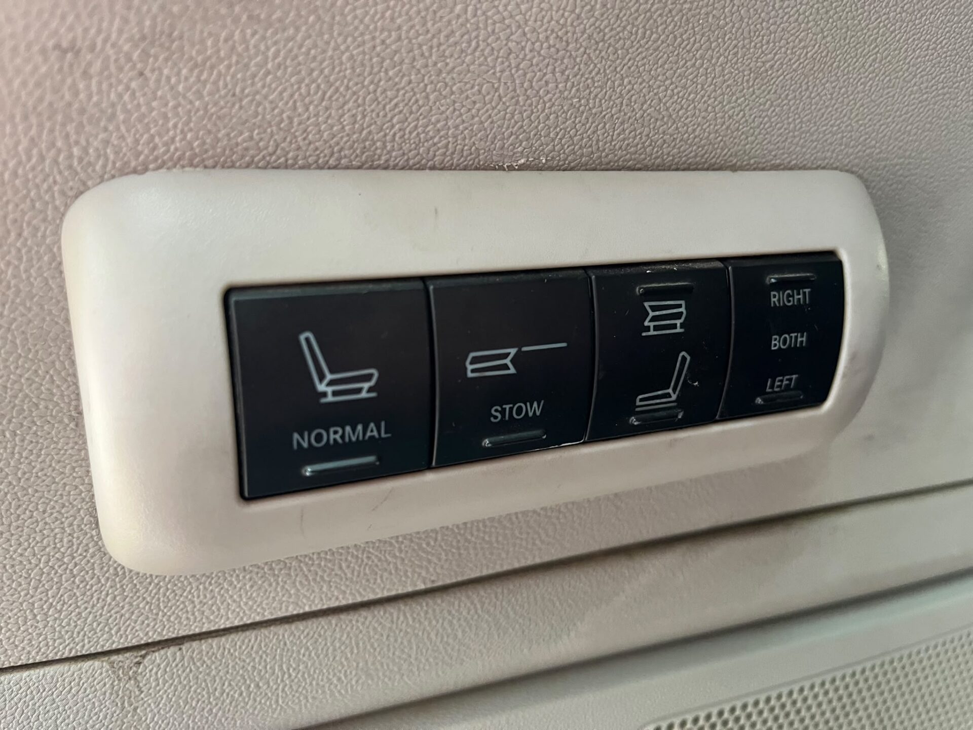 CHRYSLER GRAND VOYAGER STOW&GO