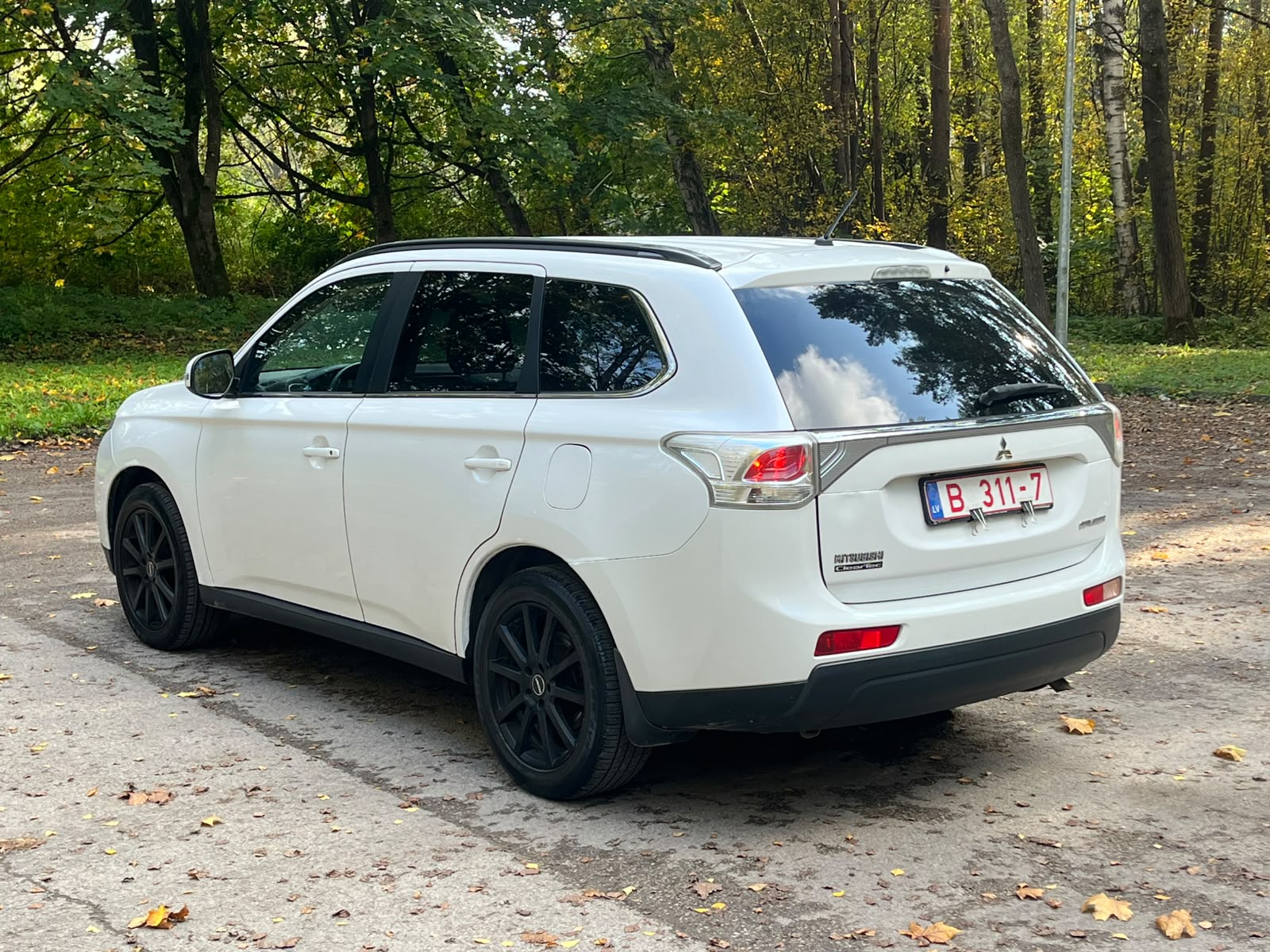 MITSUBISHI OUTLANDER 4WD