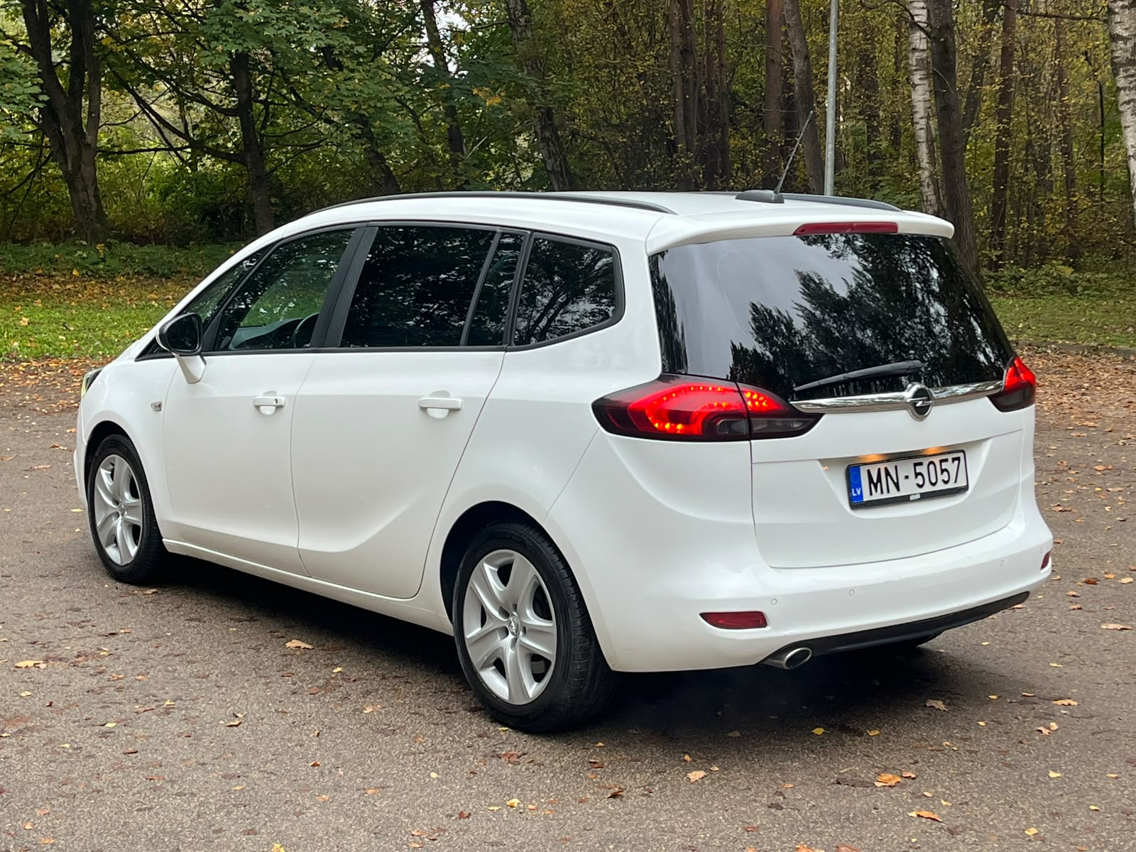 OPEL ZAFIRA TOURER 7-VIETAS