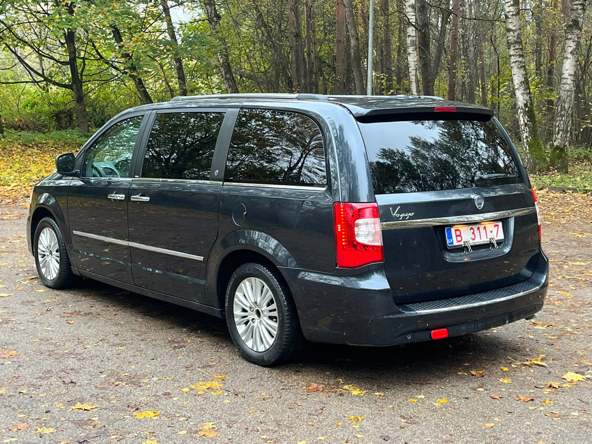 LANCIA VOYAGER 7-VIETAS