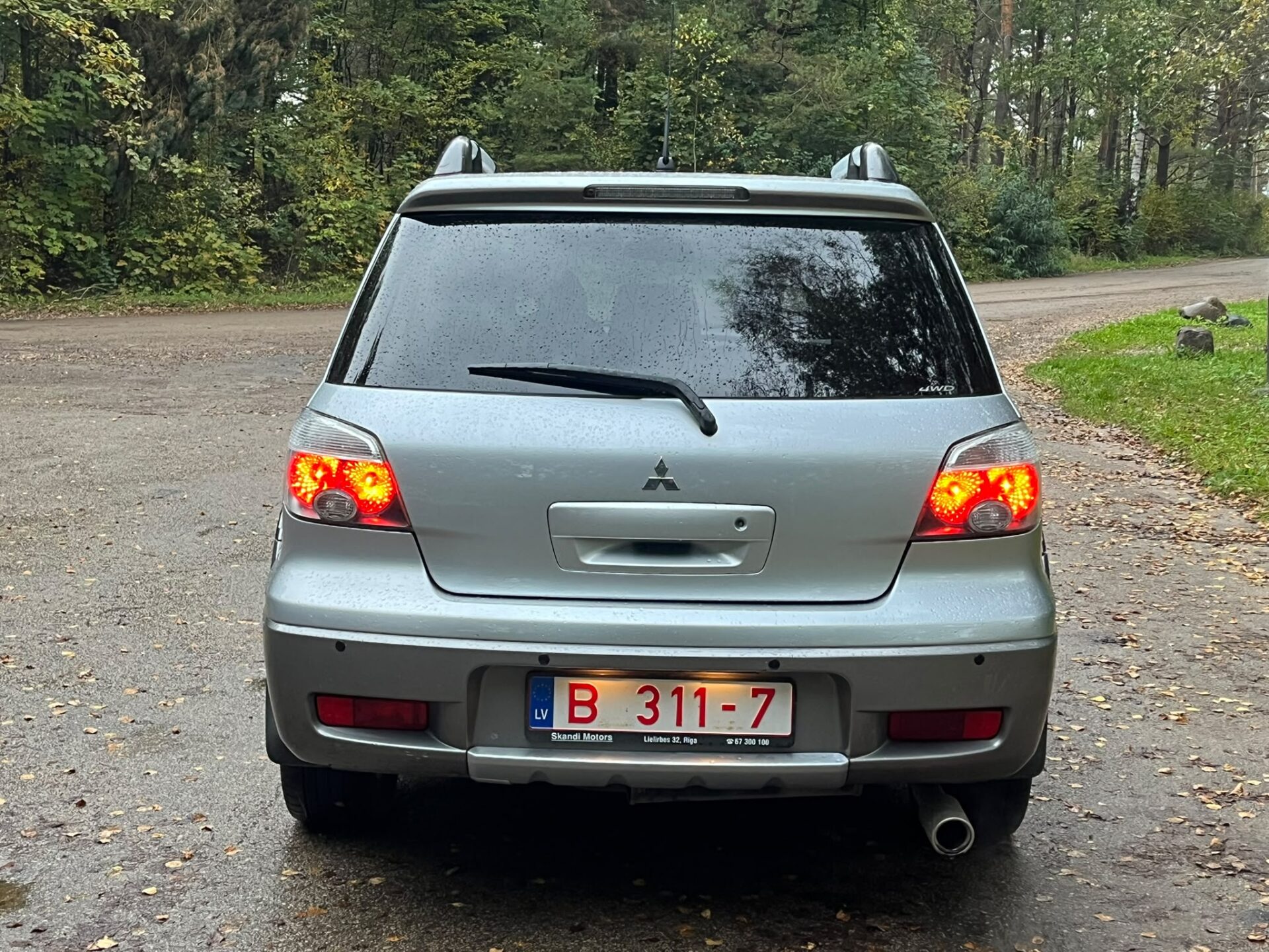 MITSUBISHI OUTLANDER 4WD