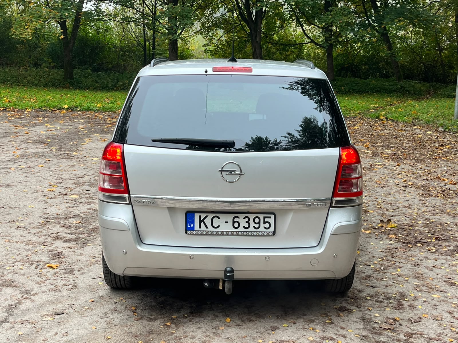 OPEL ZAFIRA 7-VIETAS