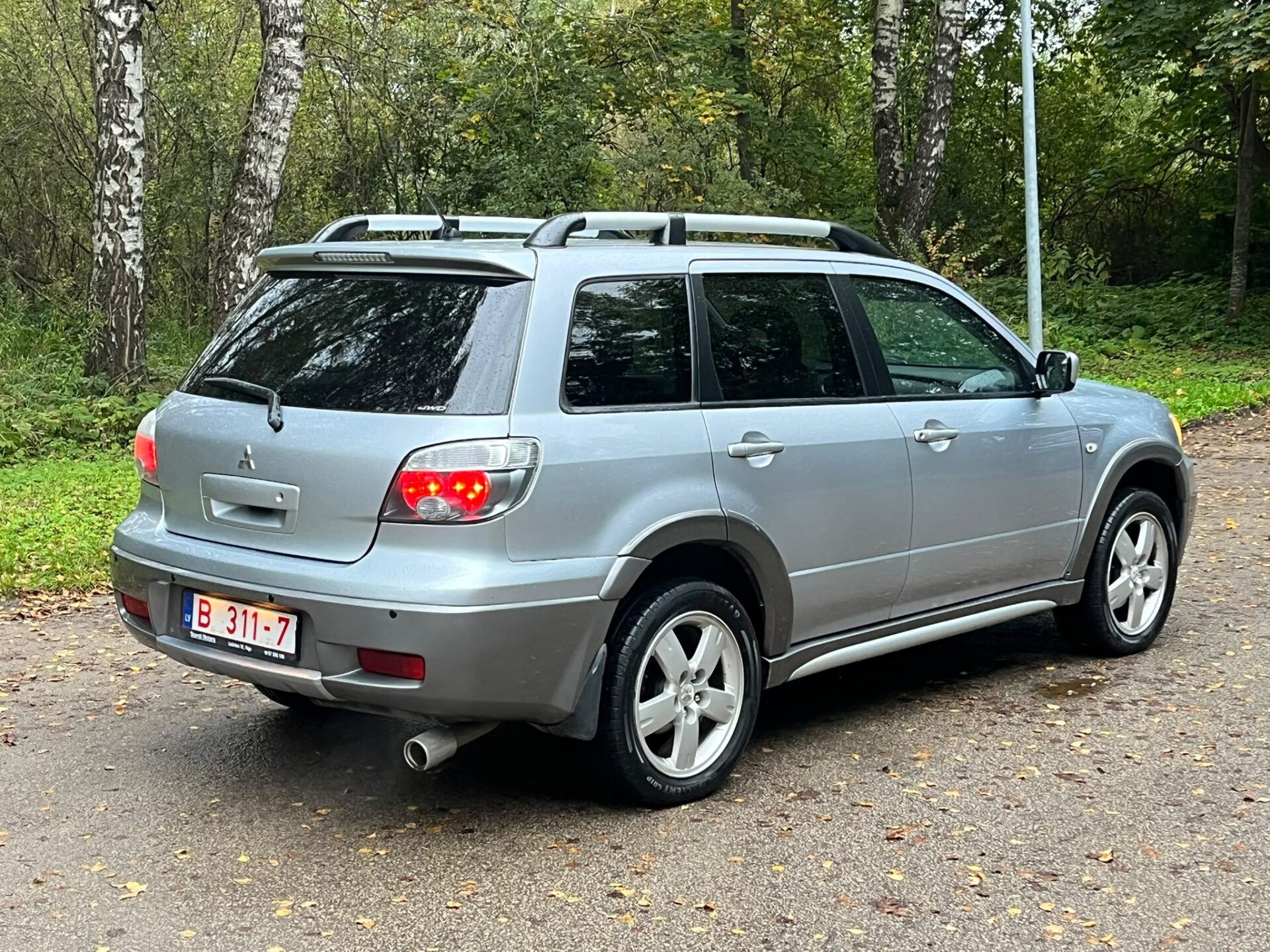 MITSUBISHI OUTLANDER 4WD