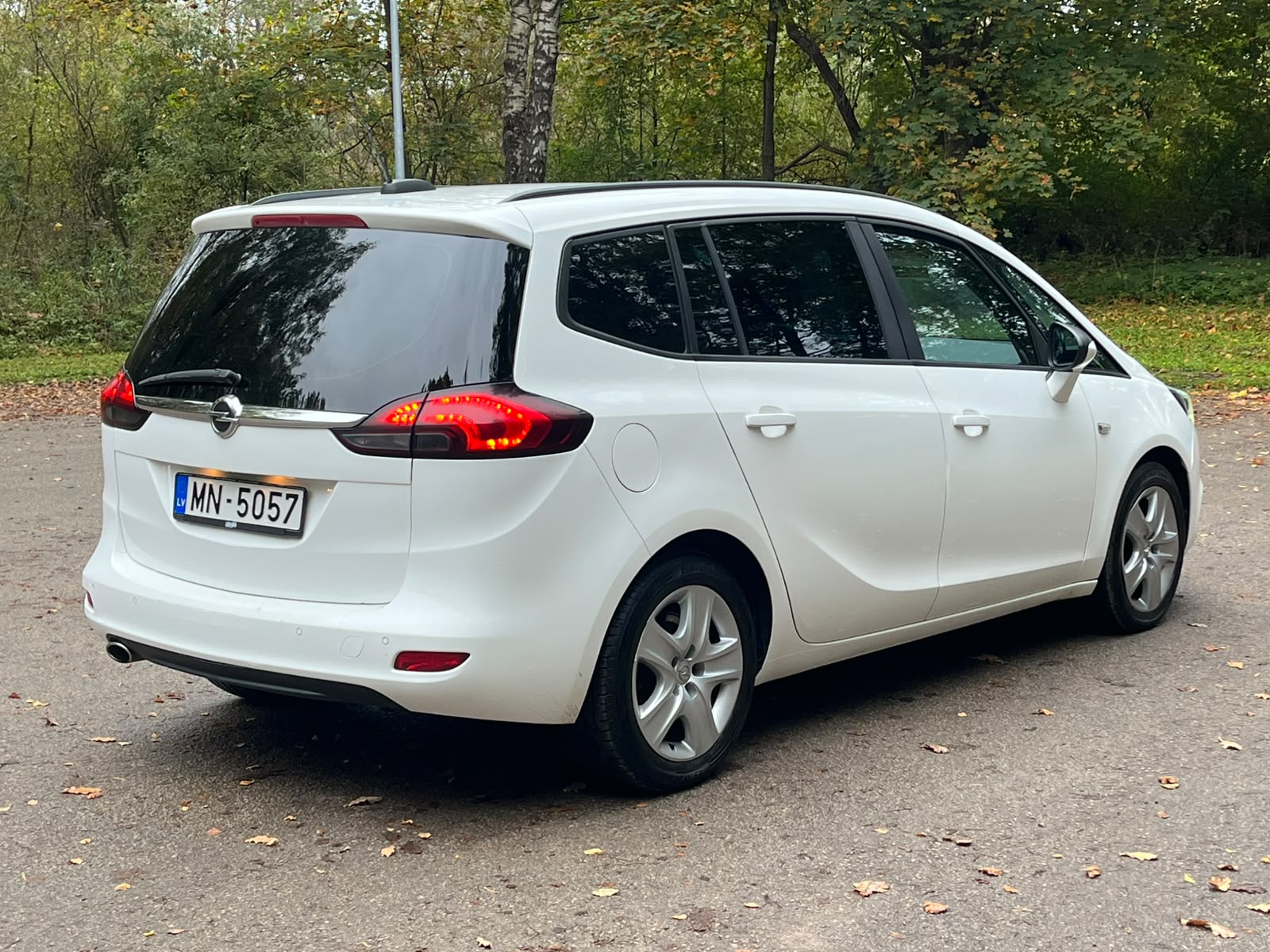 OPEL ZAFIRA TOURER 7-VIETAS