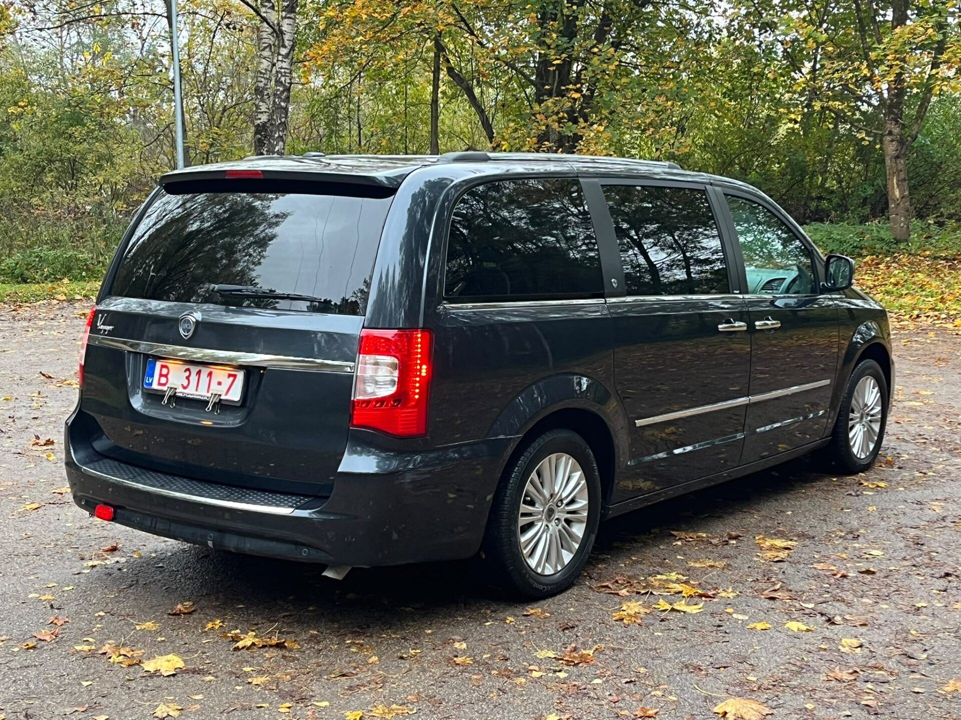 LANCIA VOYAGER 7-VIETAS