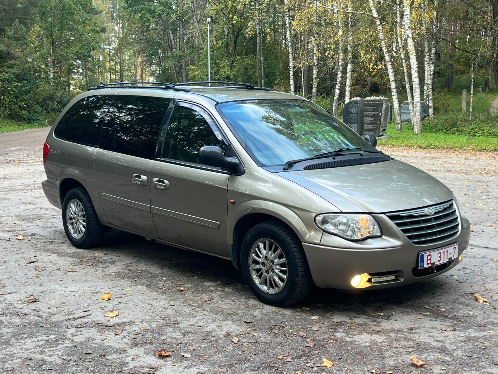 CHRYSLER GRAND VOYAGER 7-VIETAS