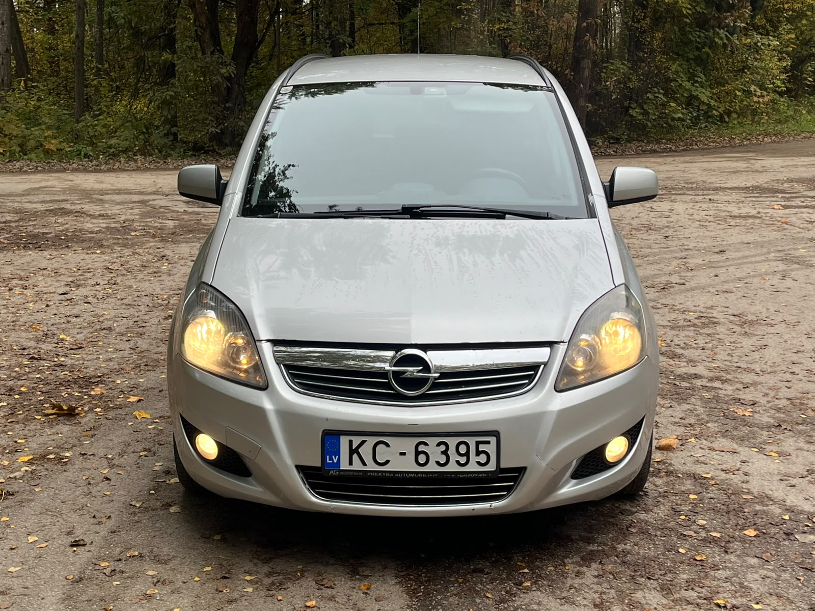 OPEL ZAFIRA 7-VIETAS