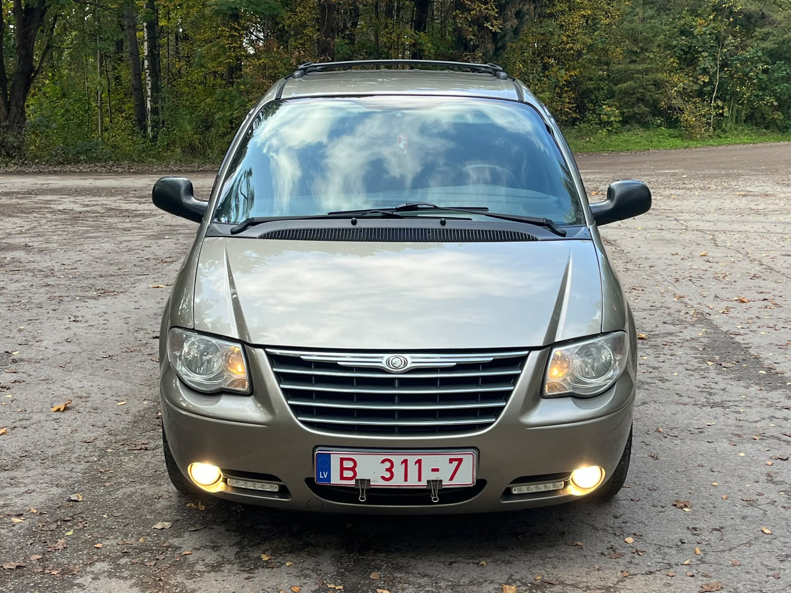 CHRYSLER GRAND VOYAGER 7-VIETAS