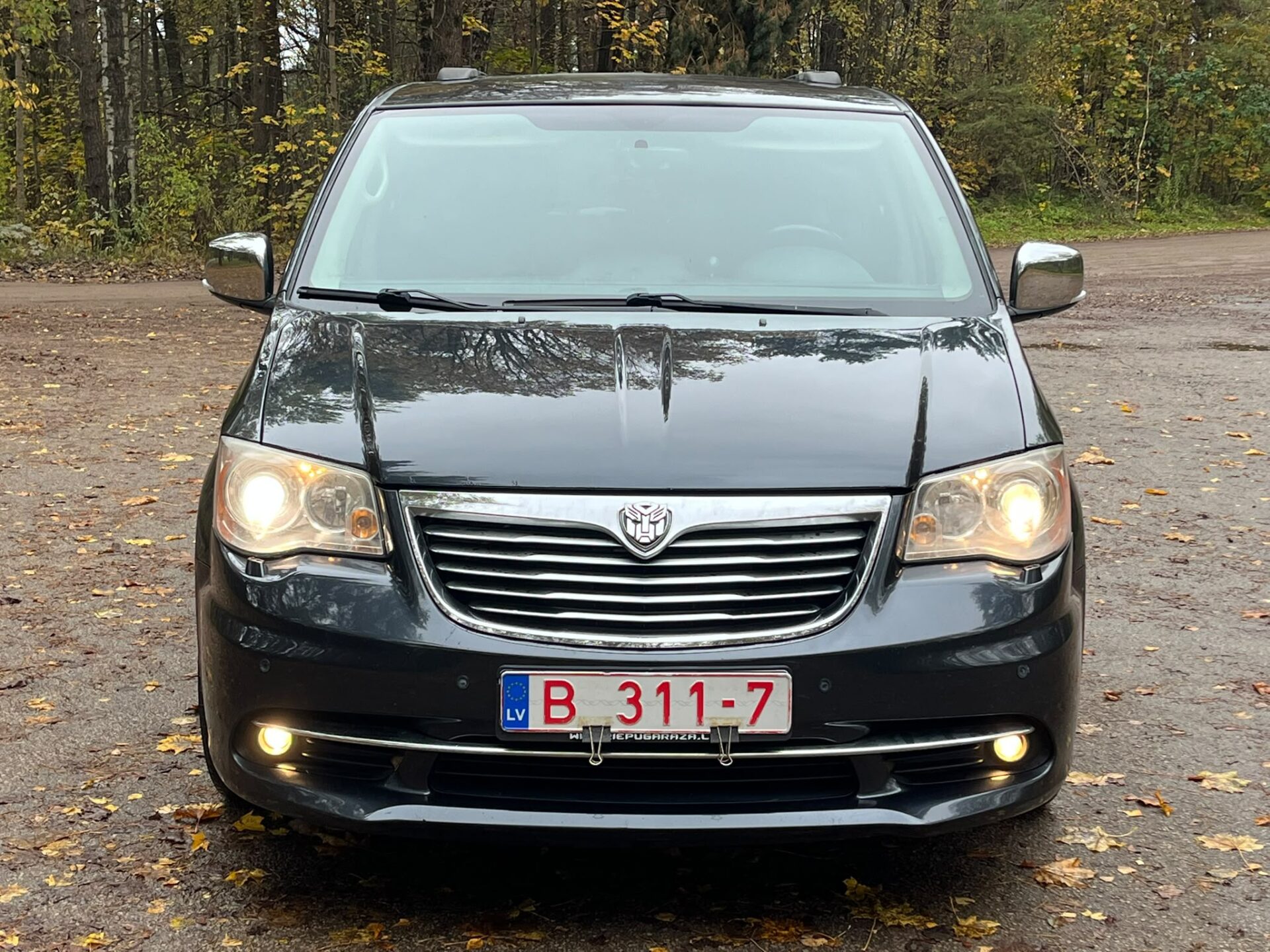 LANCIA VOYAGER 7-VIETAS