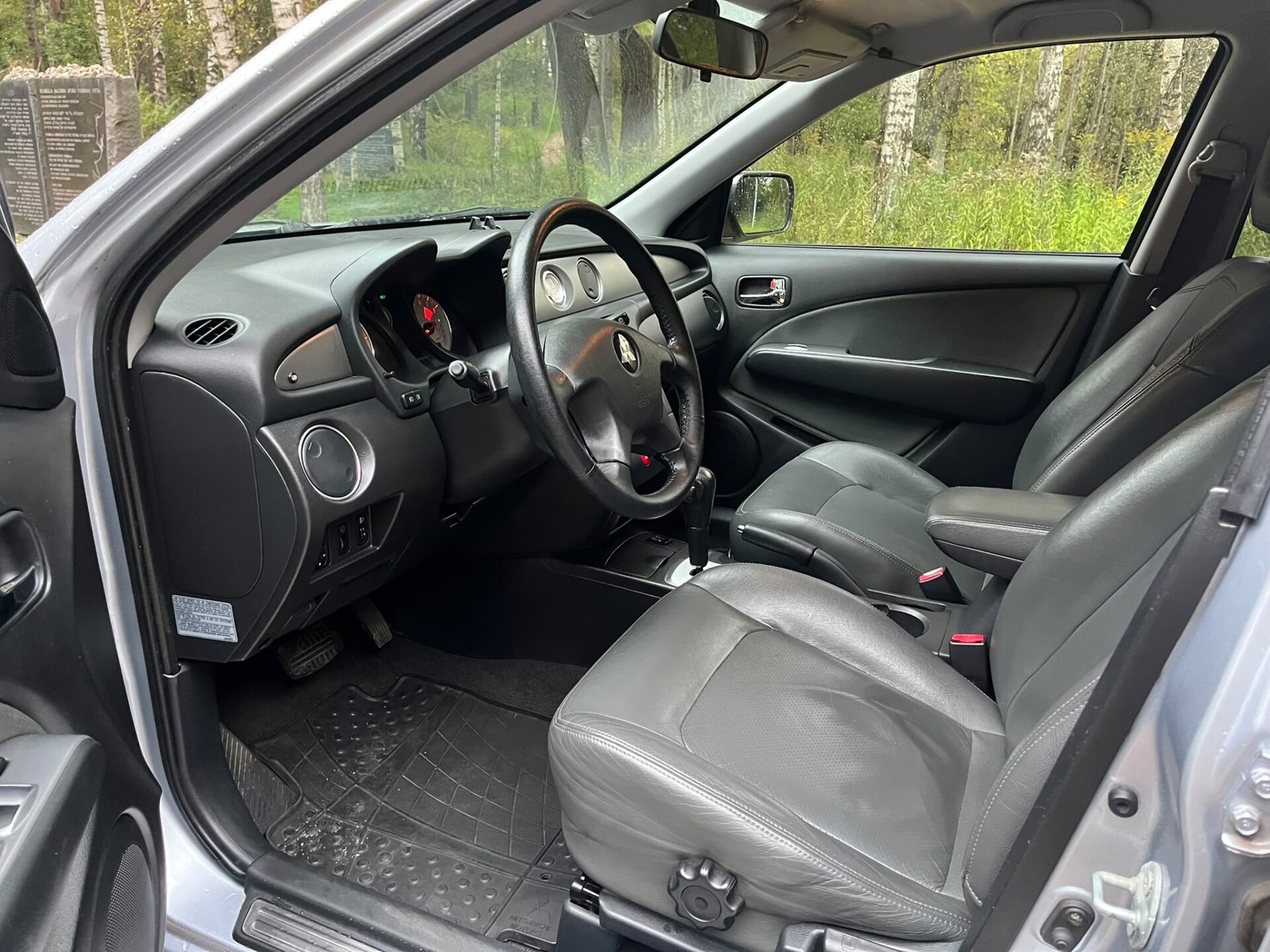 MITSUBISHI OUTLANDER 4WD