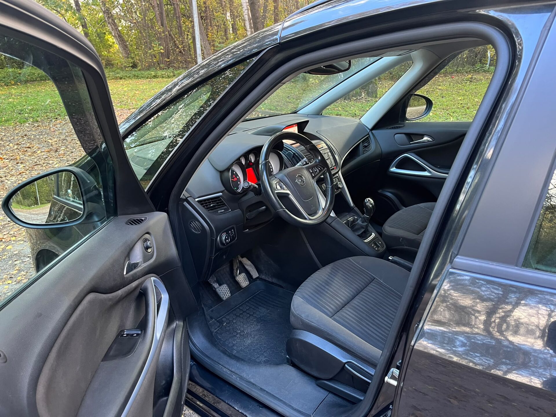 OPEL ZAFIRA TOURER 7-VIETAS